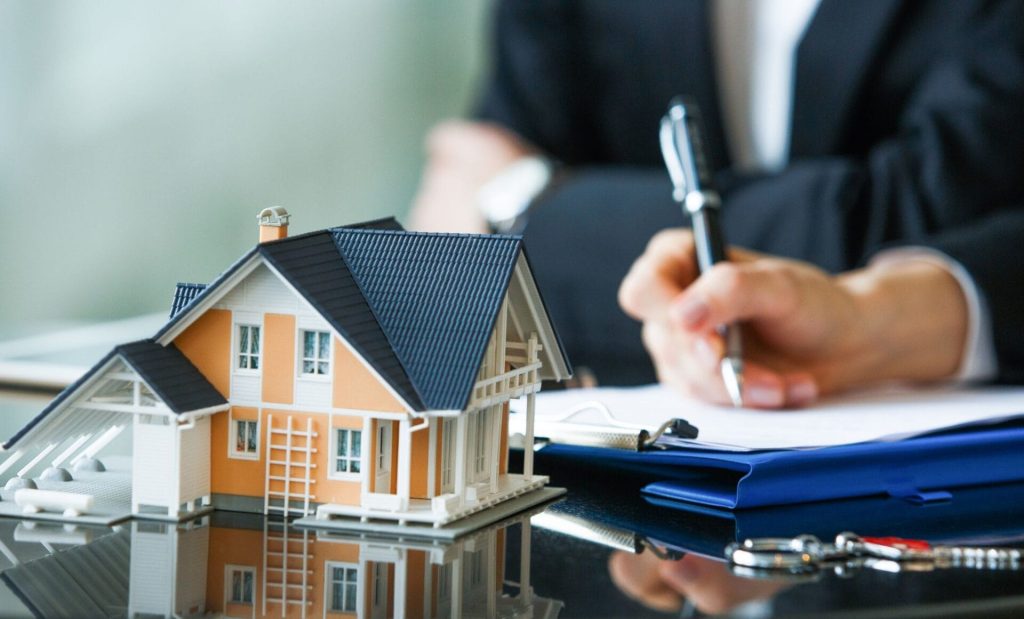 House mockup on a glass table